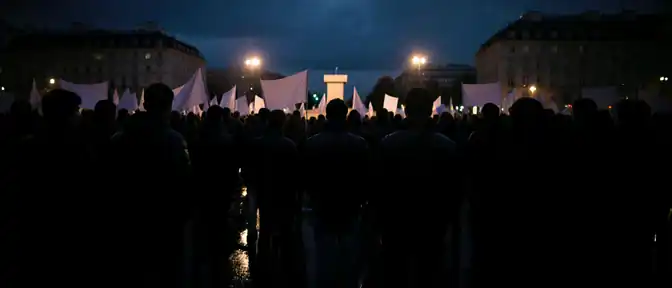 Десятый день протестов: украинские города объединились в защите министра обороны