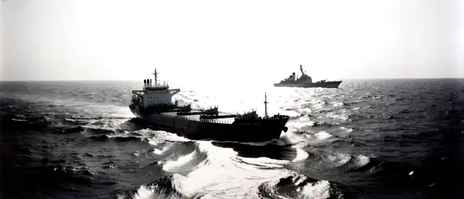 Под прицелом ВМС: как американская морская блокада Ирана меняет маршруты торгового флота