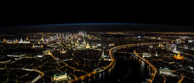 Космический взгляд на юбилейную Москву: Анна Кикина представила уникальный снимок с МКС